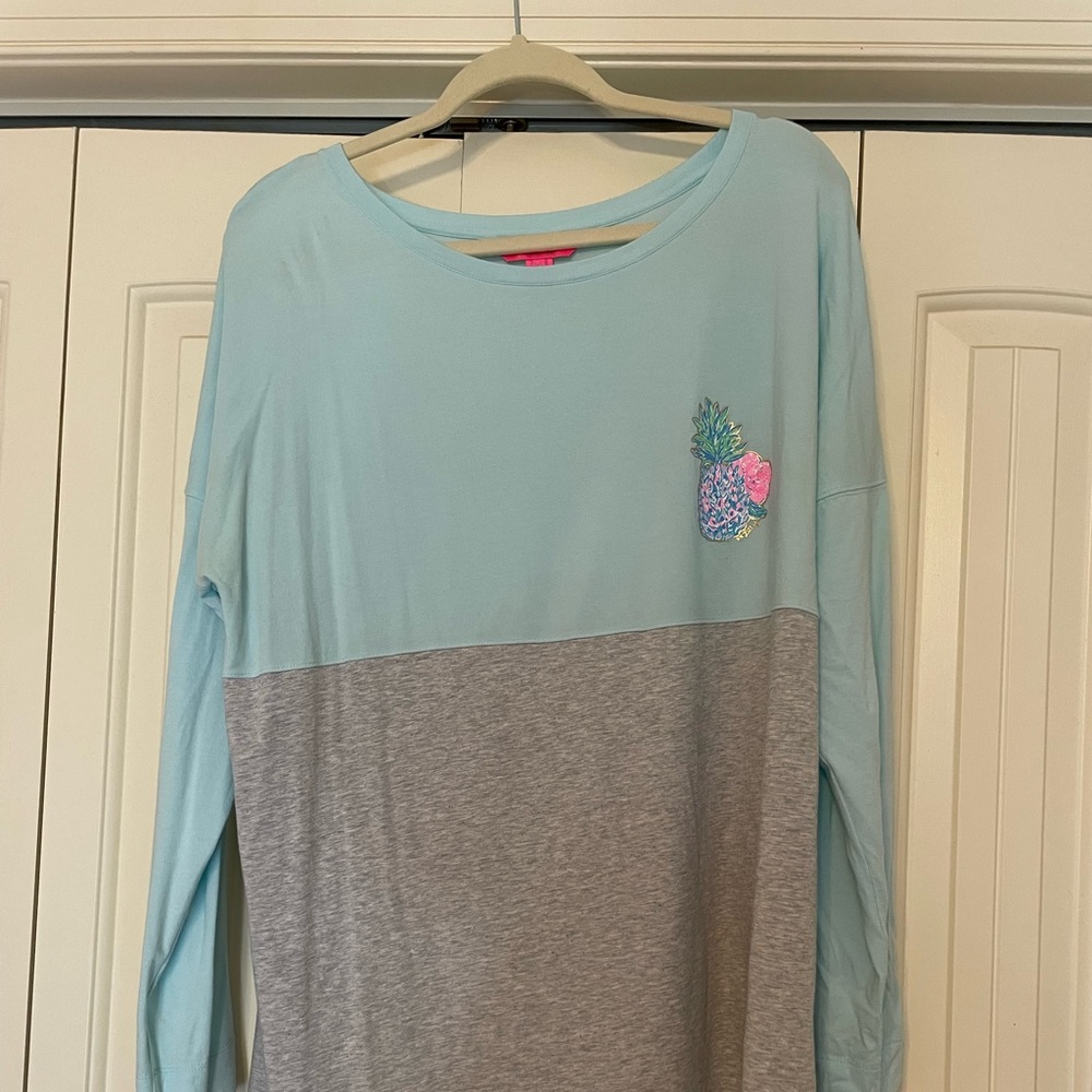 Lilly Pulitzer Finn top XL multi swizzle